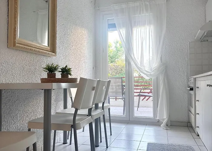 Pap's Summer House * Polychrono